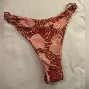 Benoa lani bottom in wild thing